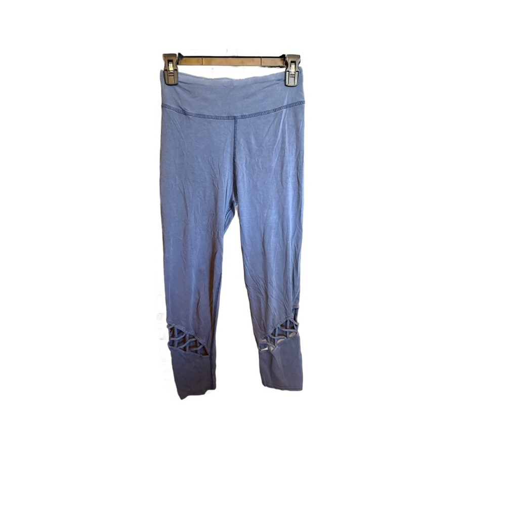 SO Blue High-Rise Capri leggings with Cutout Detail